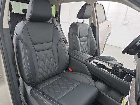 New 2026 Nissan Rogue Platinum AWD/4WD image 10