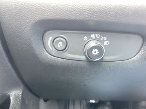 Certified 2023 Chevrolet Traverse LT w/ LT Premium Package image 17