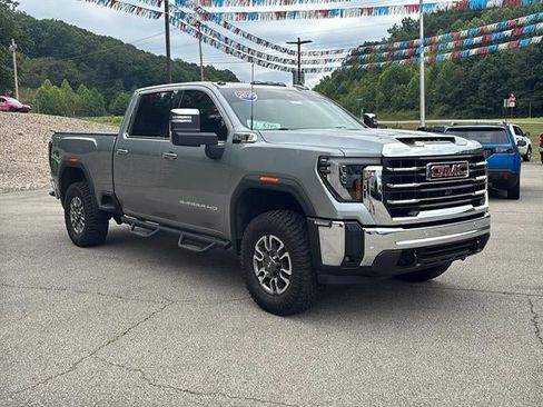 Used 2025 GMC Sierra 2500 SLT AWD/4WD image 3