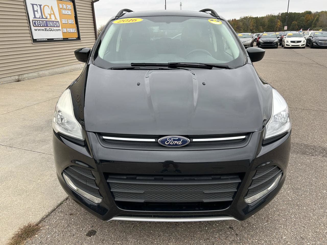 Used 2016 Ford Escape SE w/ Equipment Group 201A FWD image 2