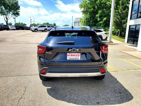 Used 2025 Chevrolet Trax LT w/ LT Convenience Package FWD image 6