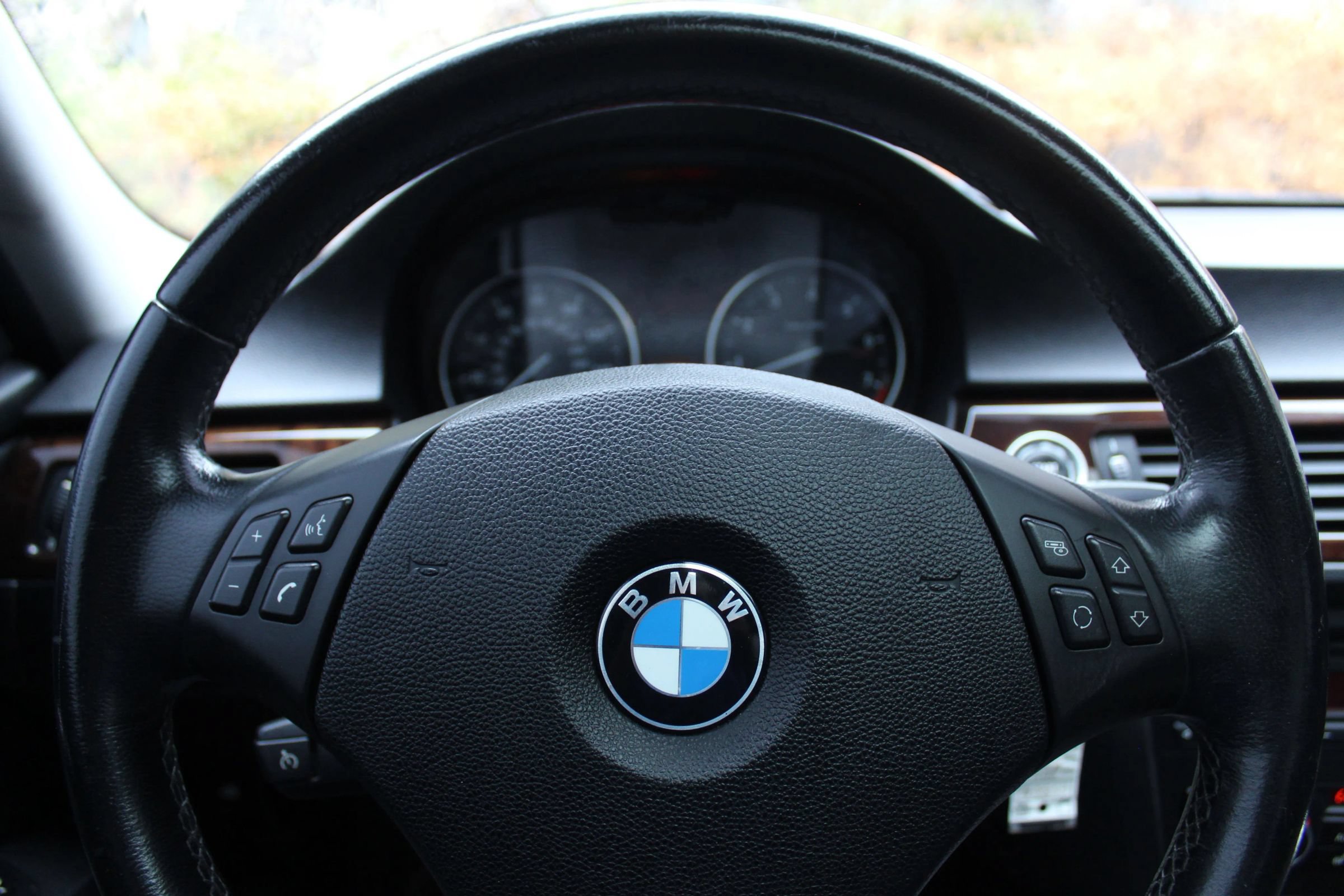 Used 2011 BMW 328i xDrive Sedan AWD/4WD image 10