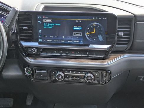 Used 2024 Chevrolet Silverado 2500 LT AWD/4WD image 19