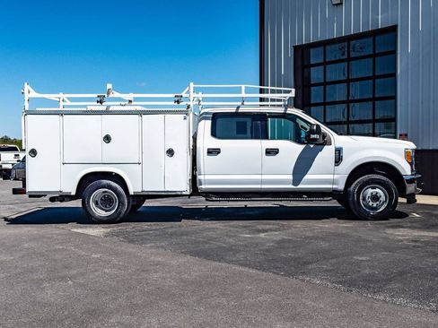 Used 2018 Ford F350 XLT w/ XLT Value Package image 4