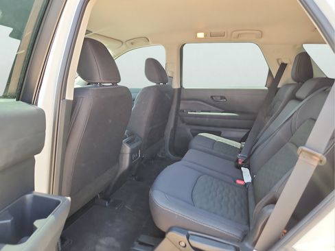 Used 2026 Nissan Pathfinder S FWD image 15