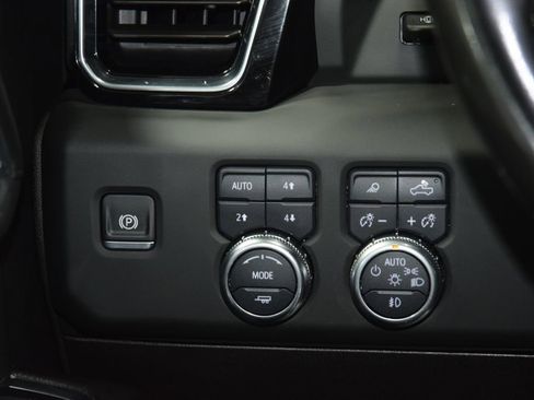 Used 2024 GMC Sierra 2500 Denali w/ Technology Package AWD/4WD image 38