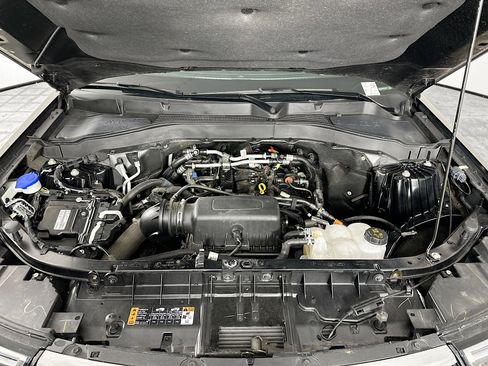 Used 2024 Ford Explorer XLT w/ Equipment Group 202A image 33