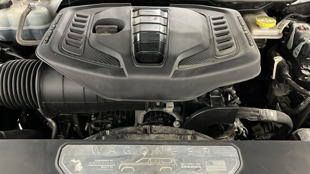 Used 2024 Jeep Wagoneer L Series II AWD/4WD image 27