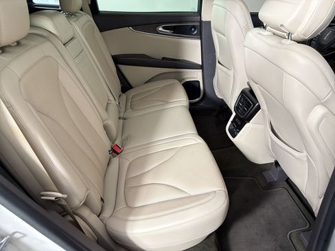 Used 2020 Lincoln Nautilus Reserve FWD image 29