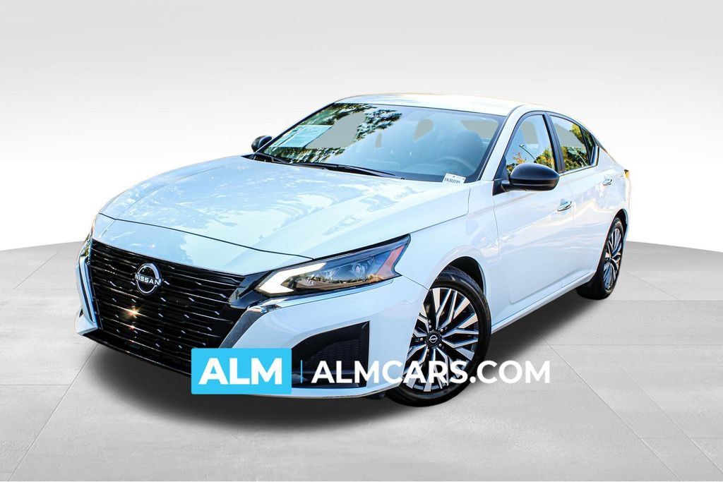 Used 2025 Nissan Altima 2.5 SV FWD image 1