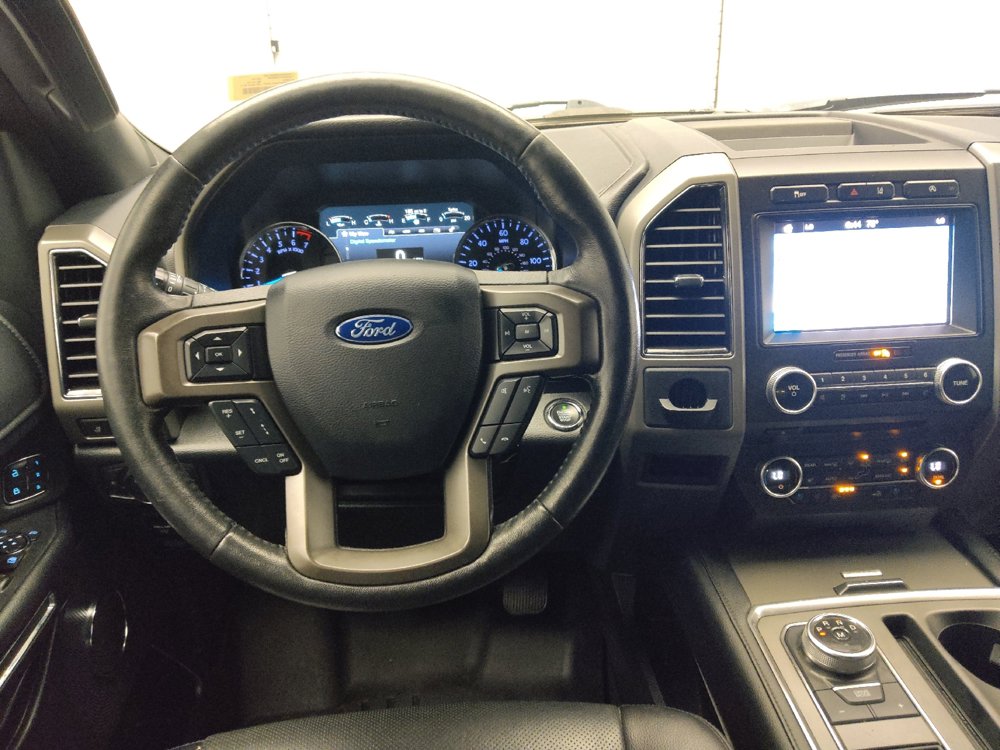 Used 2018 Ford Expedition XLT w/ Equipment Group 202A RWD image 22