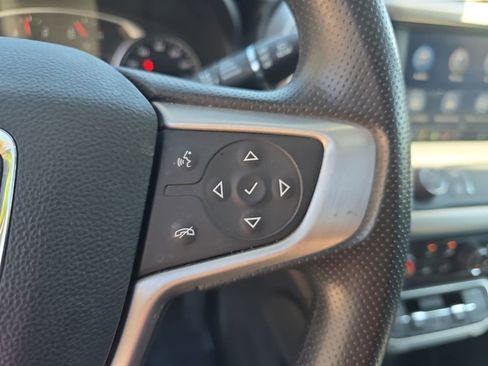 Used 2023 GMC Acadia SLE w/ Driver Convenience Package image 19