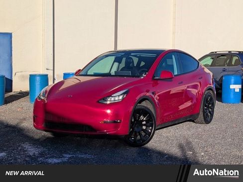 Used 2021 Tesla Model Y Long Range image 1
