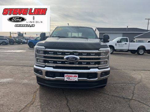 Used 2023 Ford F250 Lariat w/ Lariat Ultimate Package AWD/4WD image 2