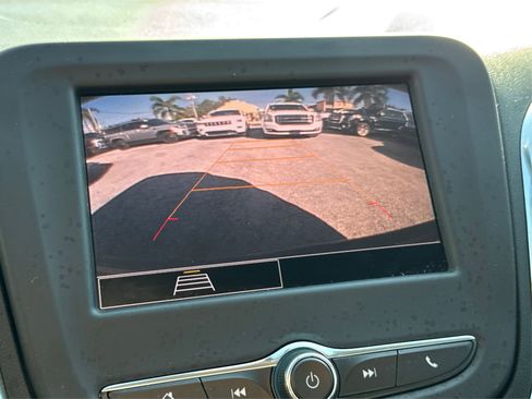 Used 2023 Chevrolet Equinox LS image 29