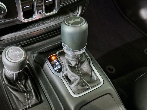 Used 2023 Jeep Wrangler Sahara image 24