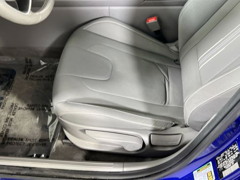 Used 2023 Hyundai Elantra SEL w/ Convenience Package image 19