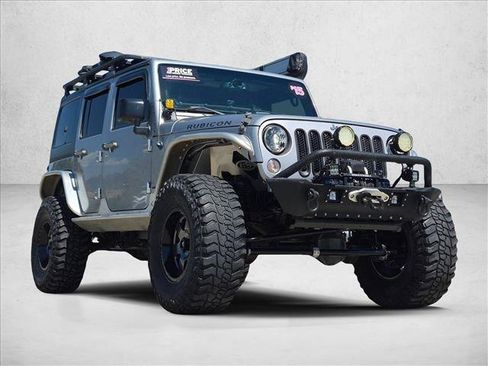 Used 2015 Jeep Wrangler Unlimited Rubicon w/ Connectivity Group AWD/4WD image 3