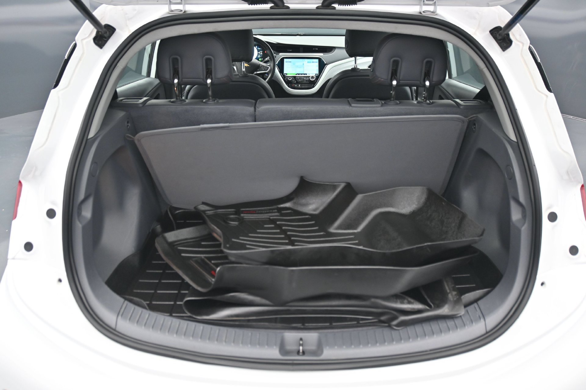 Used 2019 Chevrolet Bolt Premier w/ Infotainment Package FWD image 15