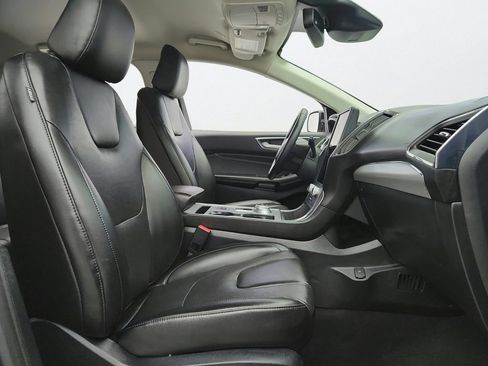 Used 2021 Ford Edge Titanium w/ Equipment Group 301A AWD/4WD image 27