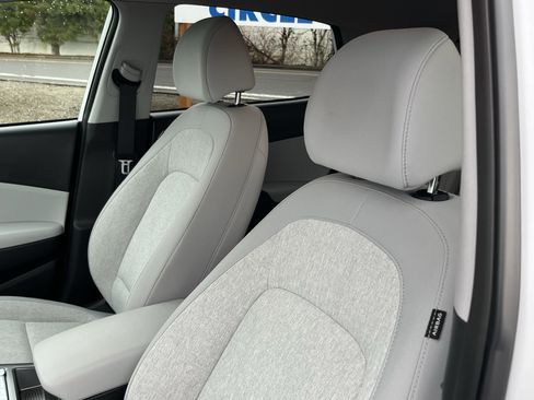 Certified 2023 Hyundai Kona SE image 18