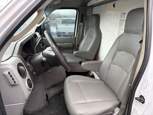 Used 2019 Ford E-350 and Econoline 350 Super Duty image 7