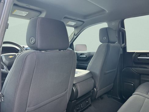 Used 2023 Chevrolet Silverado 1500 Custom image 16