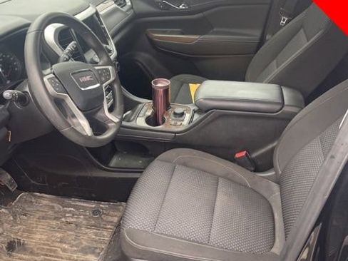 Used 2023 GMC Acadia SLE w/ Driver Convenience Package image 10