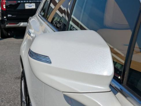 Used 2025 Cadillac XT5 Premium Luxury w/ LPO, Floor Liner Package FWD image 12