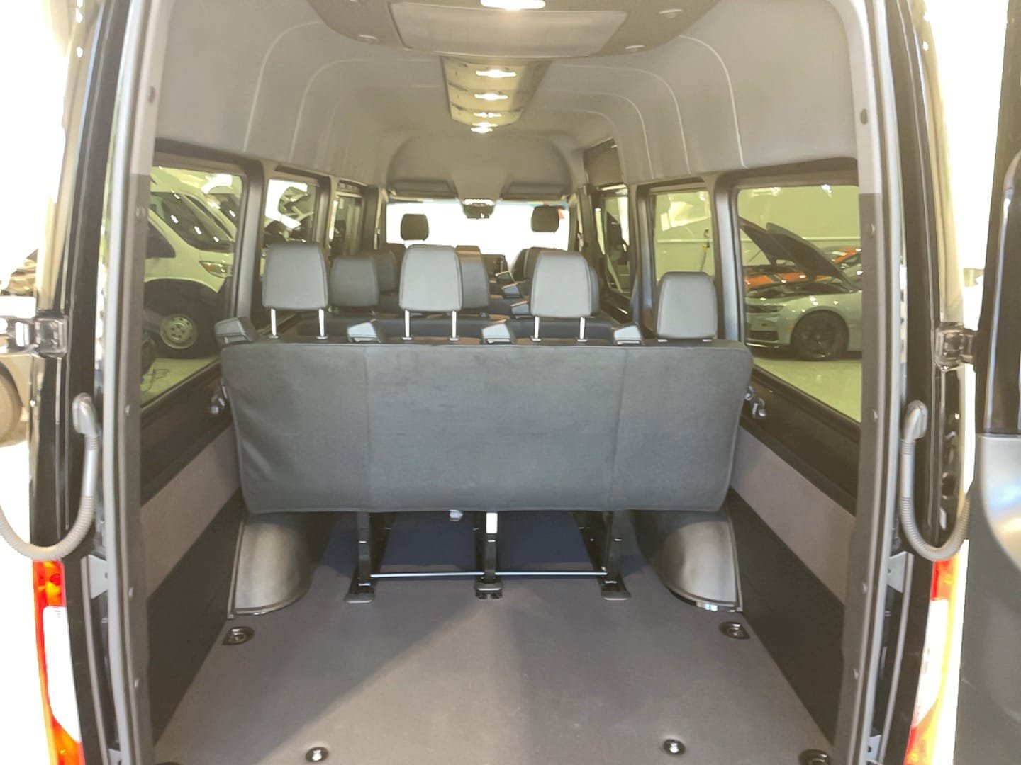 Used 2024 Mercedes-Benz Sprinter 2500 image 11