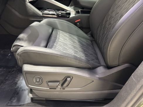 Used 2025 Audi SQ5 Premium Plus image 17