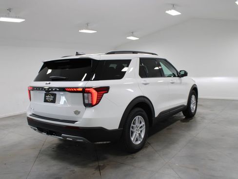 New 2026 Ford Explorer Active RWD image 10