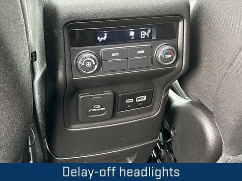 Certified 2023 GMC Acadia SLE w/ Driver Convenience Package AWD/4WD image 17