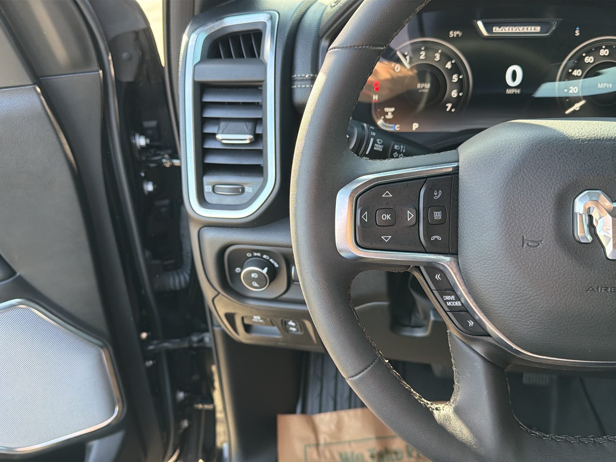 Used 2025 RAM 1500 Laramie w/ Night Edition AWD/4WD image 30