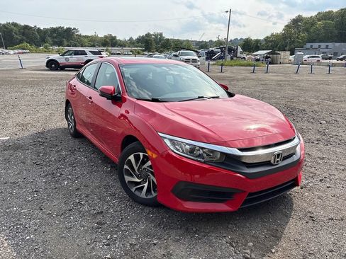 Used 2018 Honda Civic EX image 3