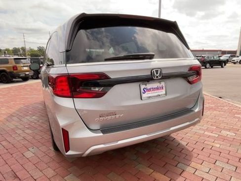 Certified 2025 Honda Odyssey EX-L image 8
