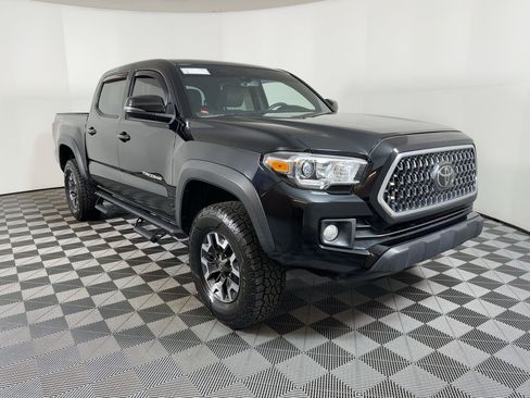 Used 2019 Toyota Tacoma TRD Off-Road image 5