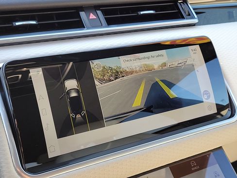 Used 2022 Land Rover Range Rover Velar R-Dynamic S image 26