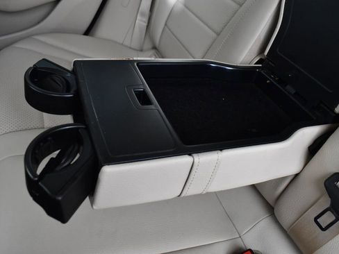 Used 2022 Mercedes-Benz GLC 300 4MATIC image 32