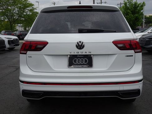 Used 2022 Volkswagen Tiguan SE R-Line AWD/4WD image 4