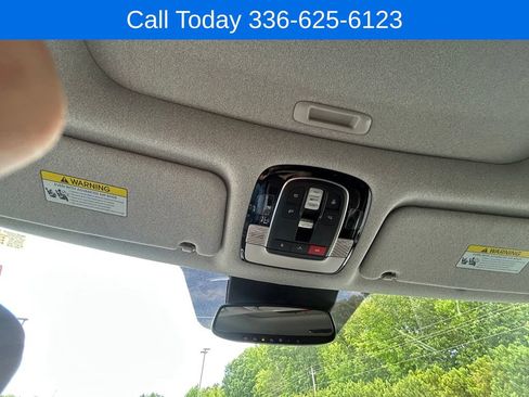 Used 2022 Hyundai Palisade Limited w/ Winter Package FWD image 29