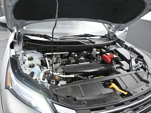 Used 2024 Nissan Rogue S image 23