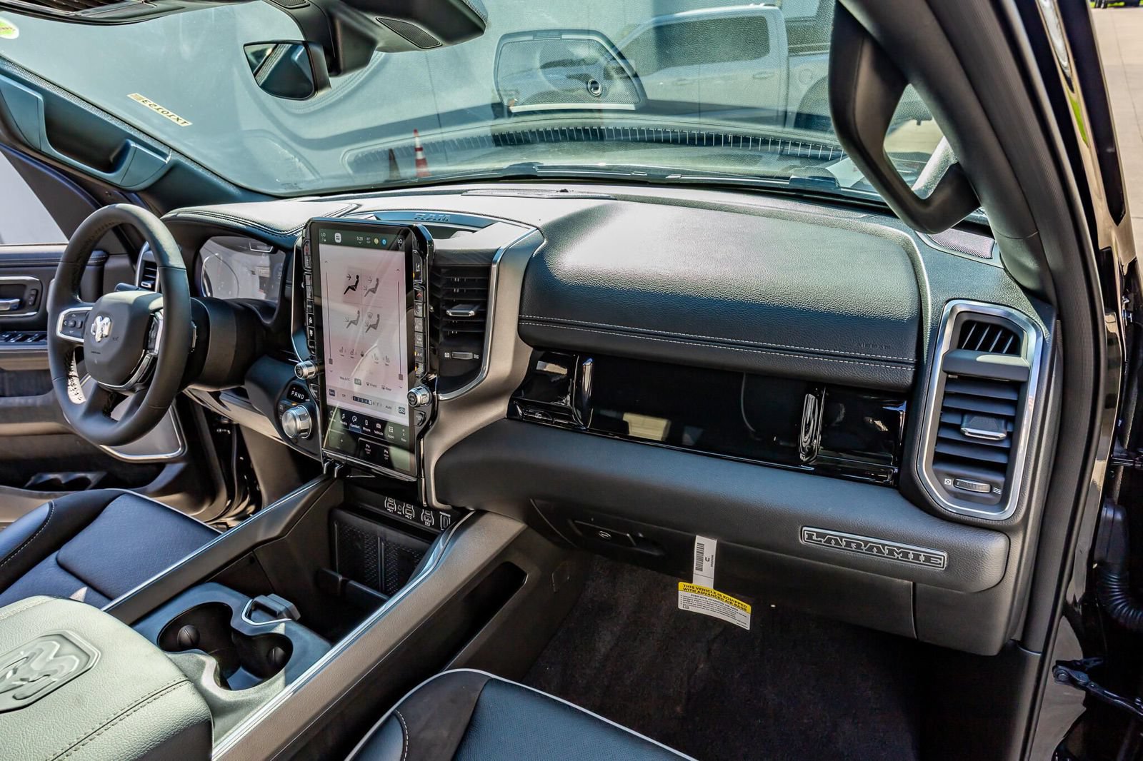 Used 2026 RAM 1500 Laramie AWD/4WD image 18