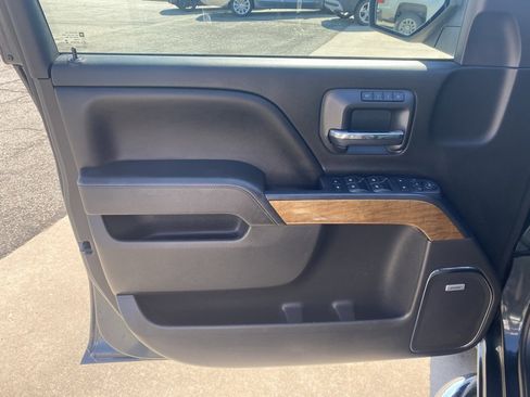 Used 2018 Chevrolet Silverado 1500 LTZ w/ Texas Edition image 12