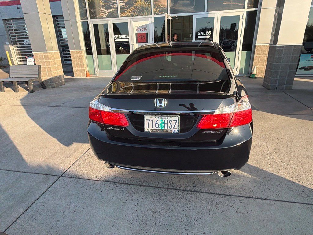 Used 2015 Honda Accord Sport image 5
