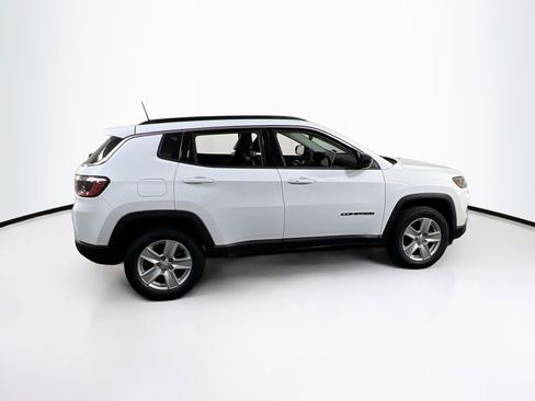 Used 2022 Jeep Compass Latitude AWD/4WD image 4