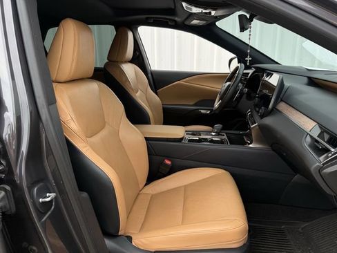 Used 2024 Lexus RX 350 w/ Technology Package image 31