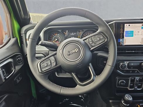 New 2025 Jeep Gladiator Sport image 12