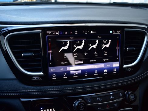 New 2026 Chrysler Pacifica Limited image 51