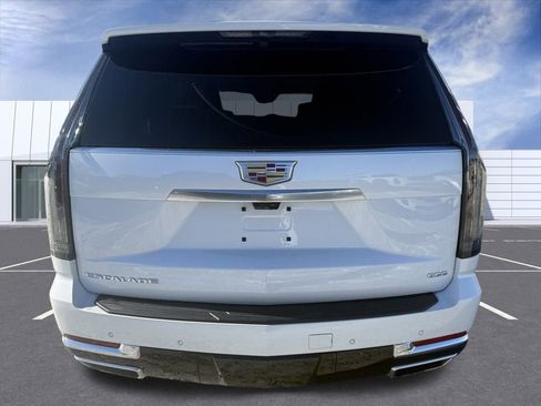 Certified 2025 Cadillac Escalade Premium Luxury Platinum w/ LPO, Floor Liner Package image 12